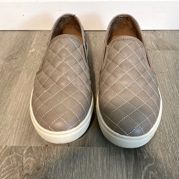 Steve Madden - Picture 2 of 4